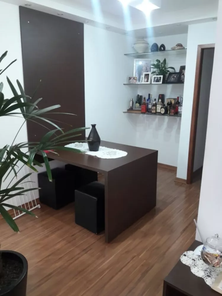 Apartamento à venda com 3 quartos, 95m² - Foto 2