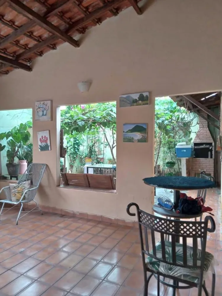 Casa, 3 quartos, 200 m² - Foto 1