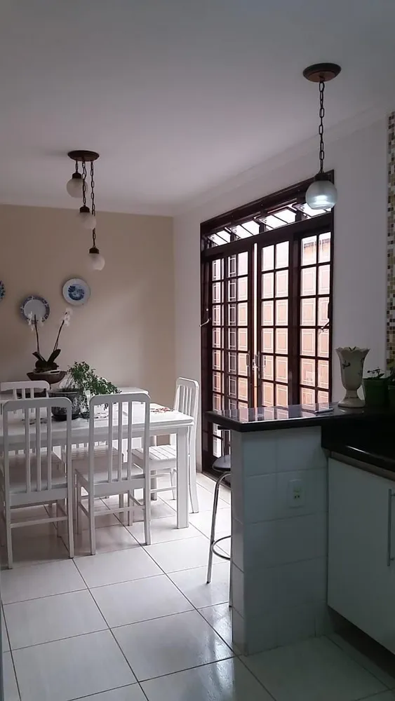 Casa, 4 quartos, 200 m² - Foto 3