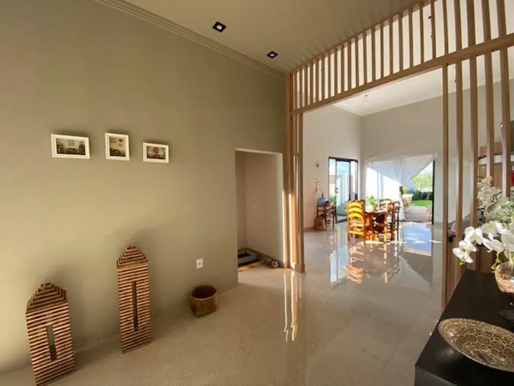 Casa de Condomínio à venda com 3 quartos, 206m² - Foto 1