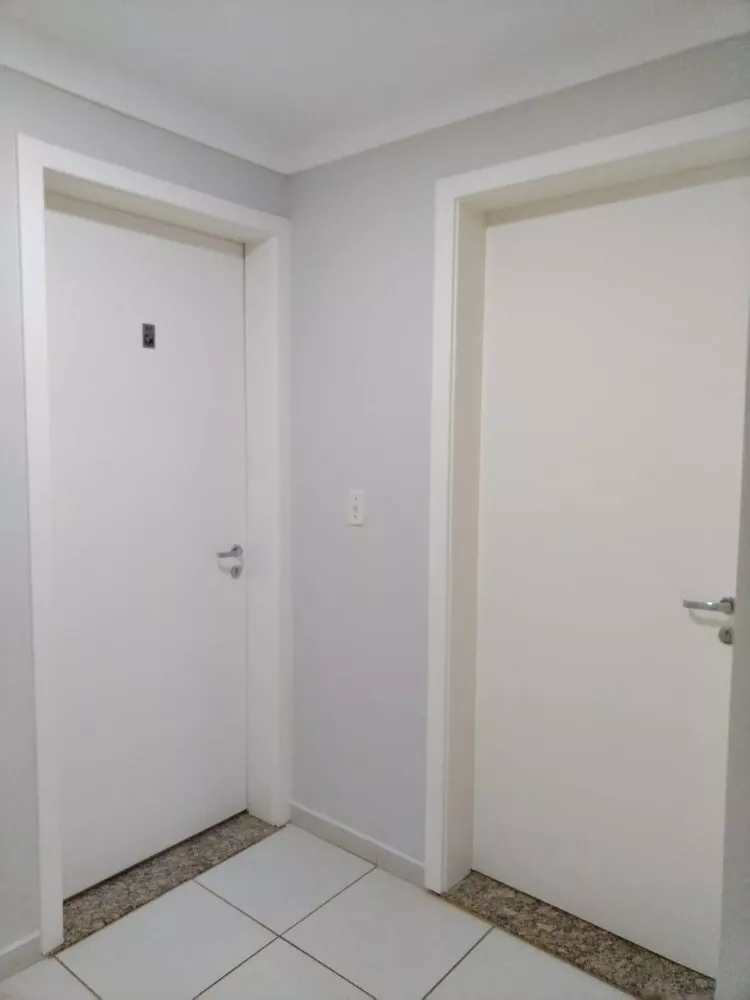 Apartamento à venda com 3 quartos, 97m² - Foto 2