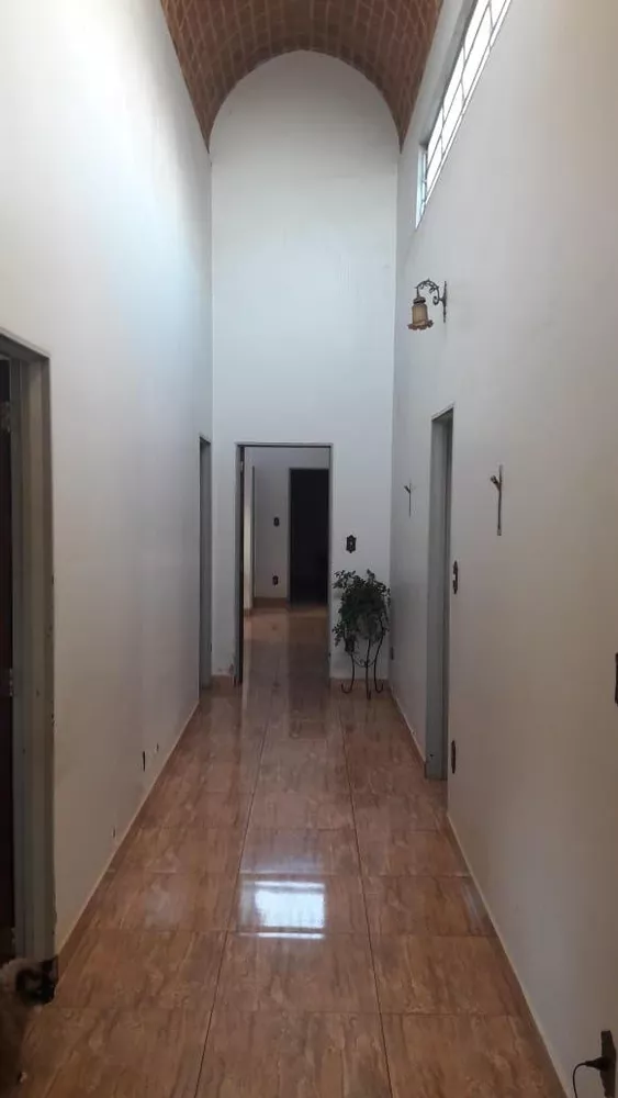 Casa à venda com 3 quartos, 380m² - Foto 11