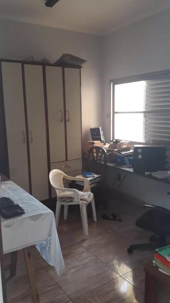 Casa à venda com 3 quartos, 380m² - Foto 17