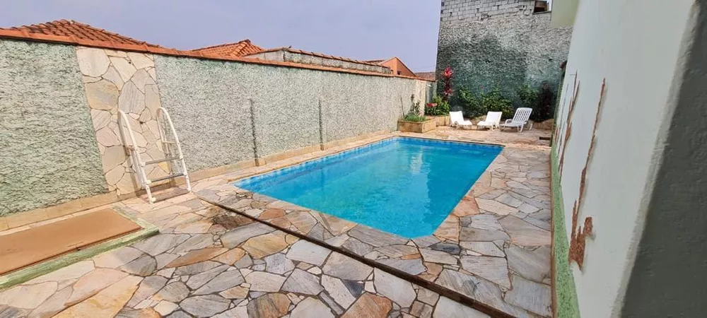 Casa à venda com 3 quartos, 450m² - Foto 3