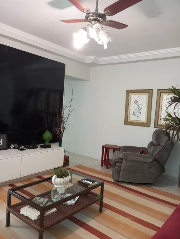 Apartamento à venda com 4 quartos, 240m² - Foto 4