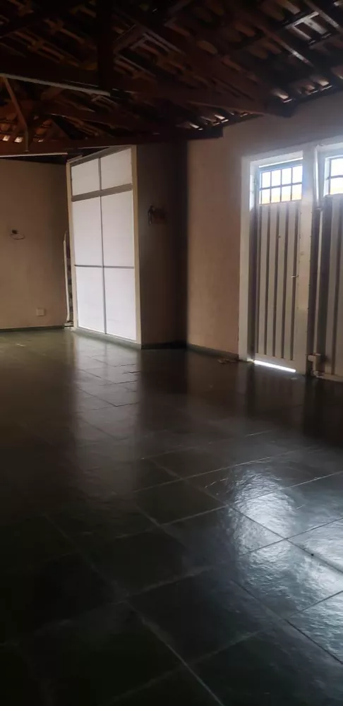 Casa à venda com 3 quartos, 160m² - Foto 2