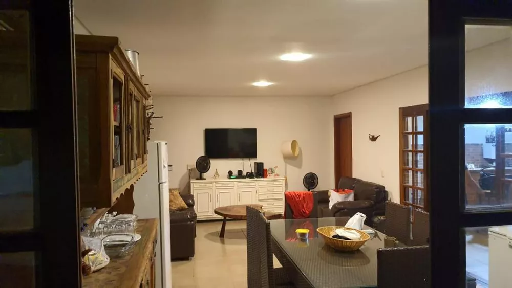 Casa de Condomínio à venda com 4 quartos, 350m² - Foto 4