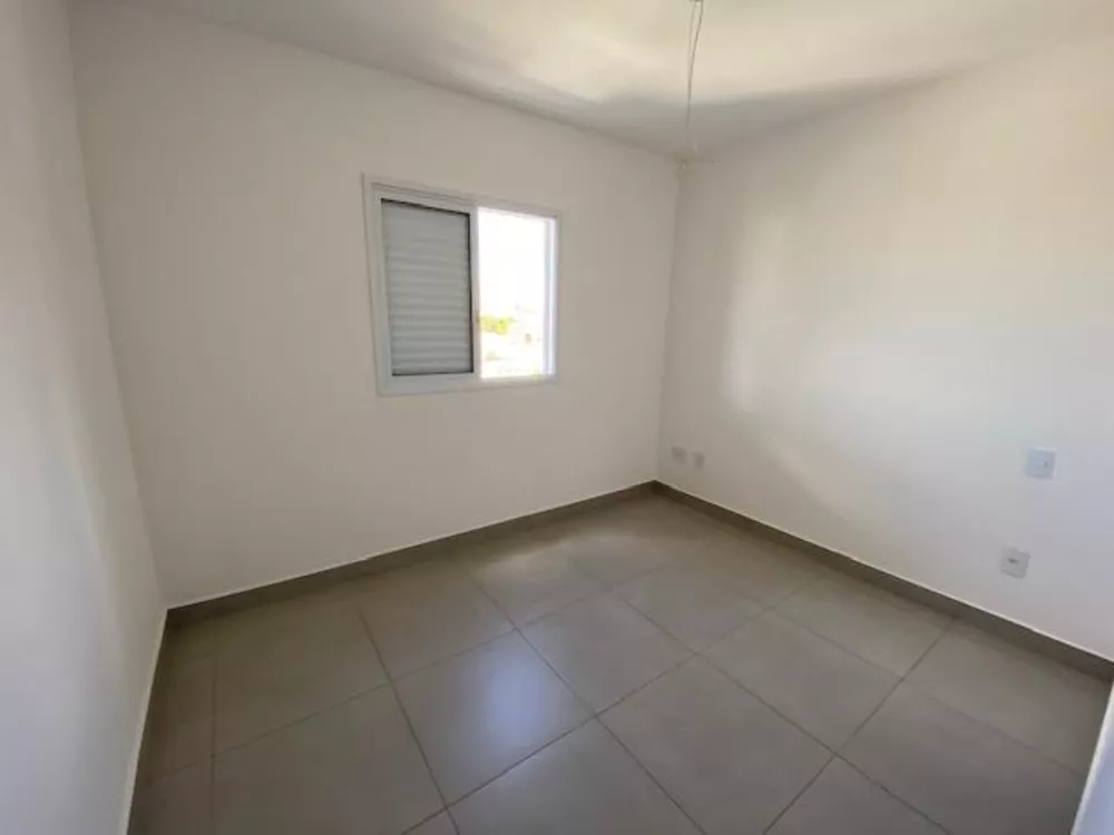 Apartamento à venda com 2 quartos, 67m² - Foto 4