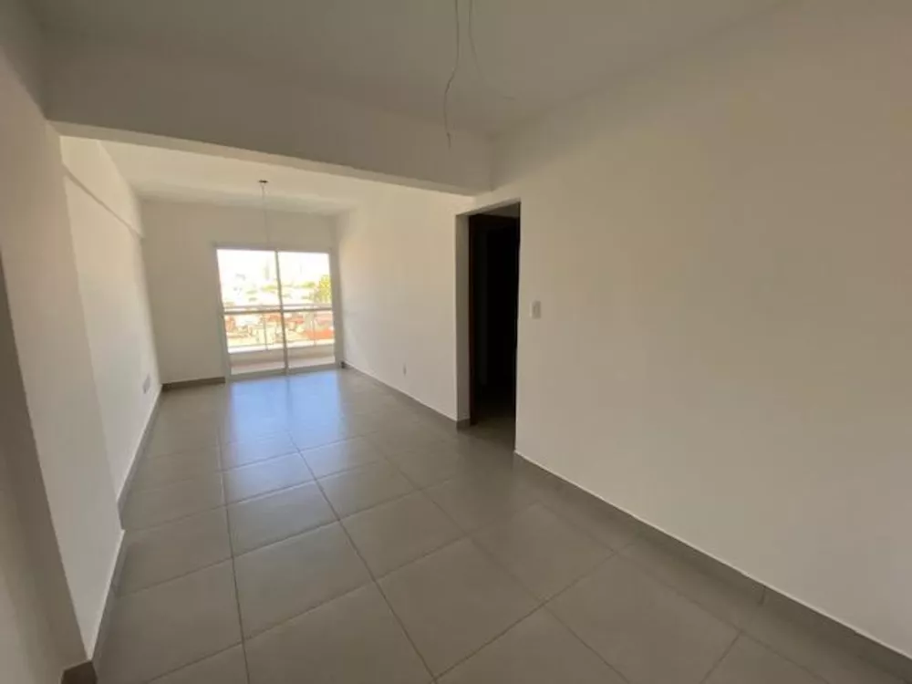 Apartamento à venda com 2 quartos, 67m² - Foto 2