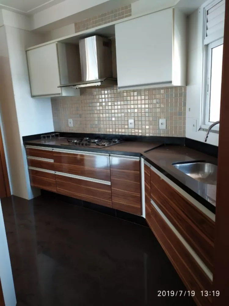 Apartamento à venda com 3 quartos, 179m² - Foto 9