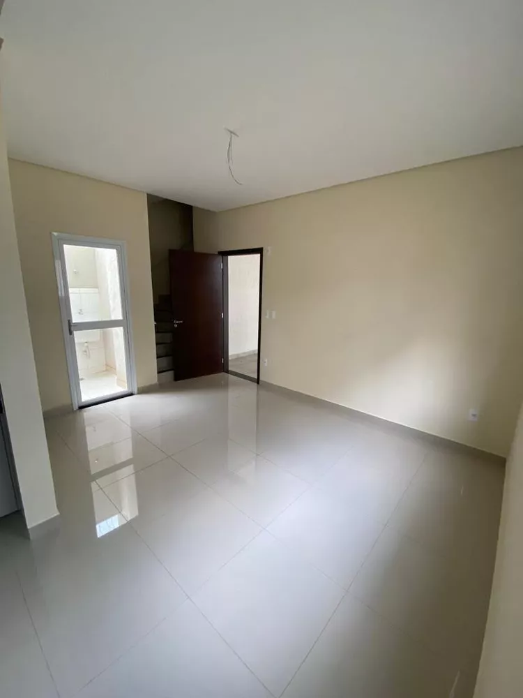 Casa de Condomínio à venda com 2 quartos, 70m² - Foto 2