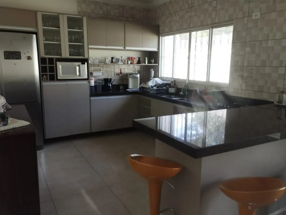 Chácara, 6 quartos, 2035 m² - Foto 1