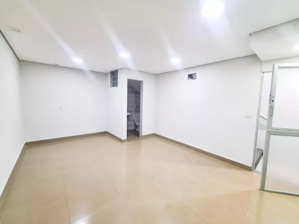 Casa à venda com 3 quartos, 116m² - Foto 1