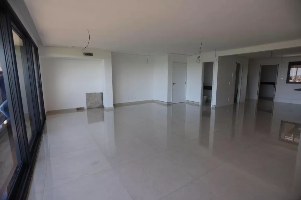 Apartamento à venda com 3 quartos, 158m² - Foto 10