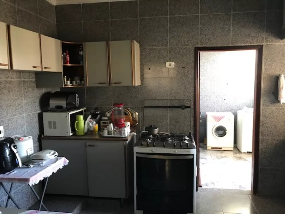 Casa à venda com 4 quartos, 240m² - Foto 7