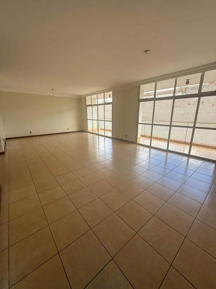 Apartamento, 3 quartos, 210 m² - Foto 1