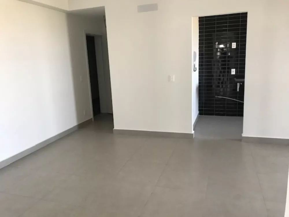 Apartamento à venda com 2 quartos, 66m² - Foto 3