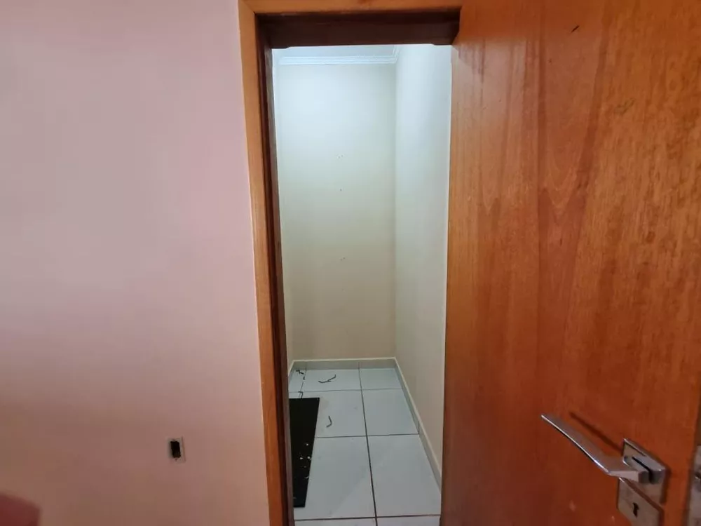 Casa à venda com 2 quartos, 100m² - Foto 2