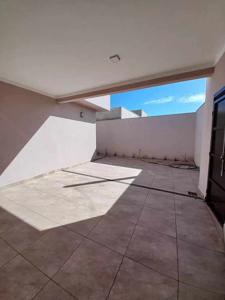 Casa à venda com 3 quartos, 132m² - Foto 2