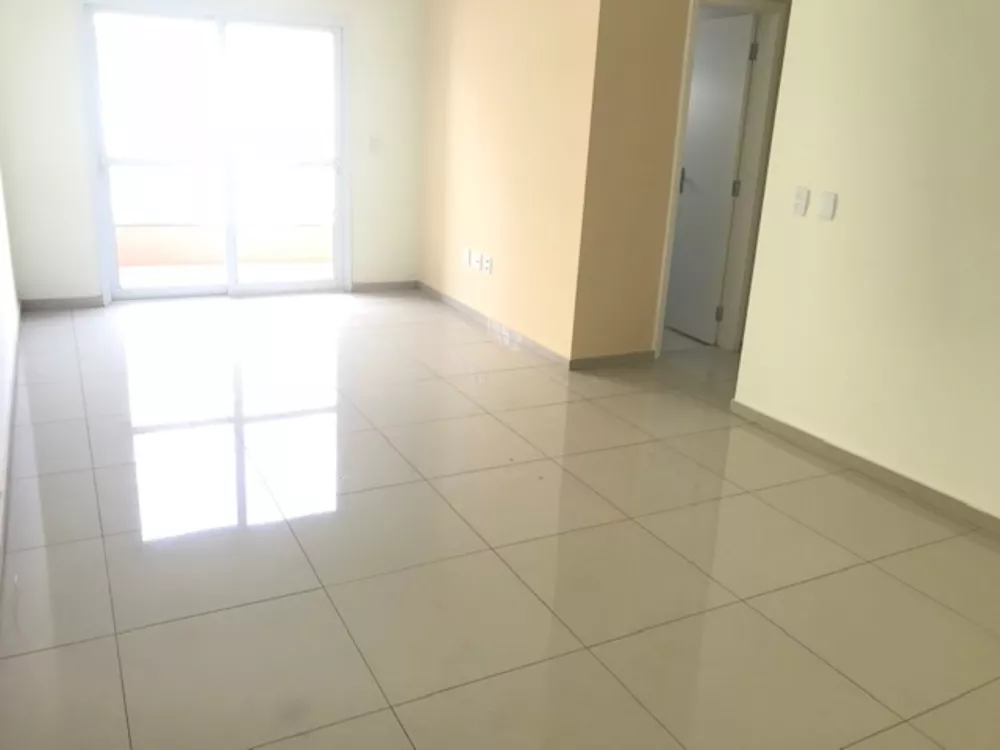 Apartamento à venda com 2 quartos, 70m² - Foto 1