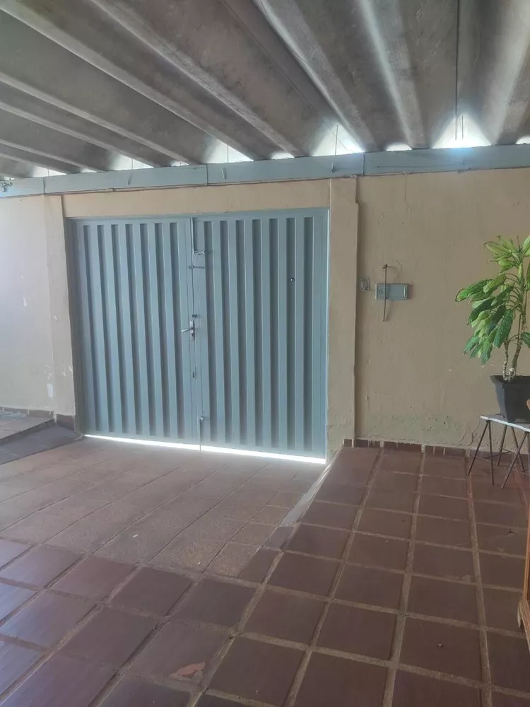 Casa à venda com 3 quartos, 150m² - Foto 1