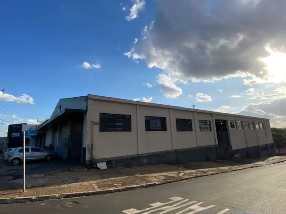 Depósito-Galpão, 1060 m² - Foto 1