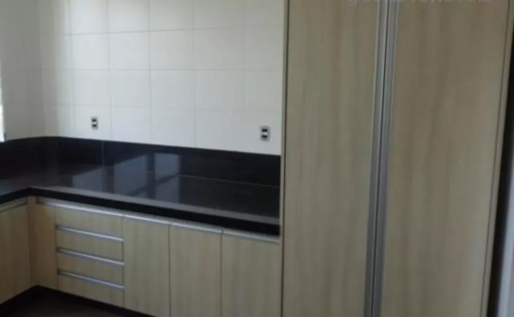 Apartamento à venda com 3 quartos, 220m² - Foto 4