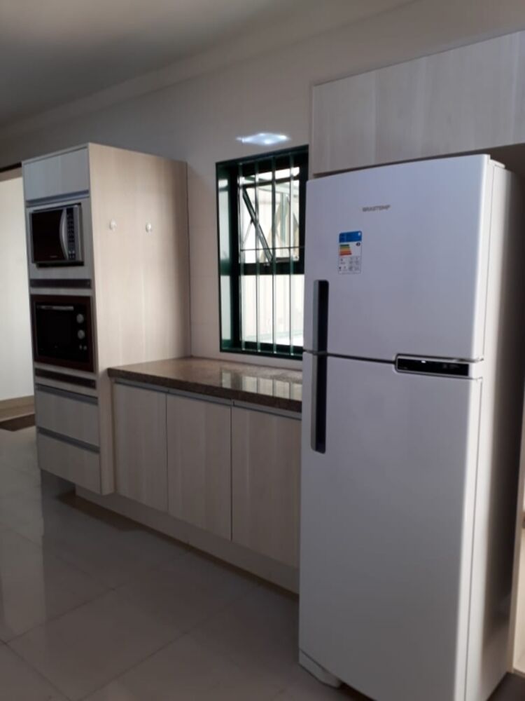 Casa à venda com 4 quartos, 489m² - Foto 2