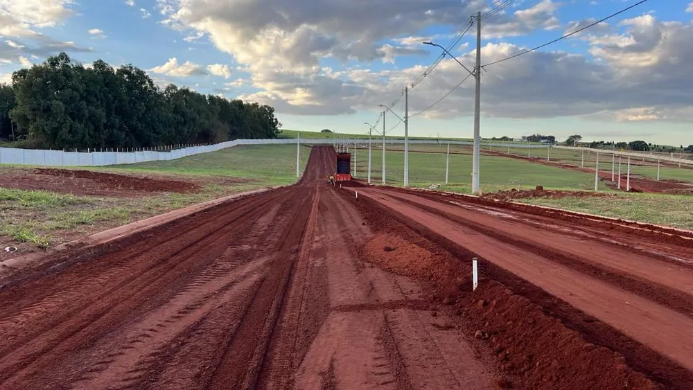 Terreno à venda, 1000m² - Foto 1