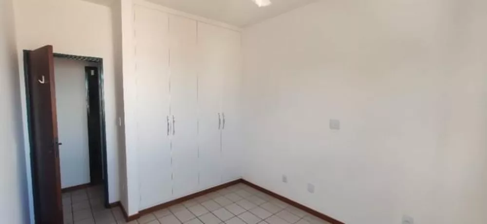 Apartamento à venda com 3 quartos, 77m² - Foto 2