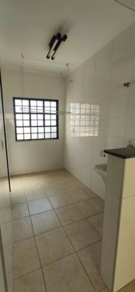 Apartamento à venda com 3 quartos, 77m² - Foto 3