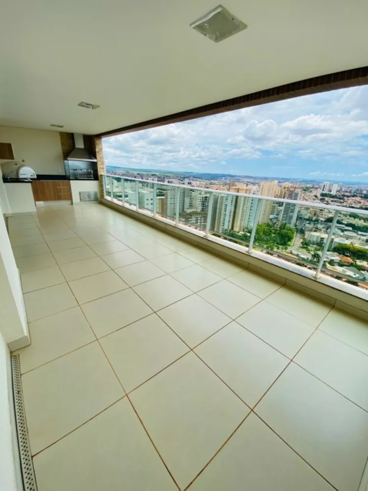 Apartamento à venda com 3 quartos, 218m² - Foto 1