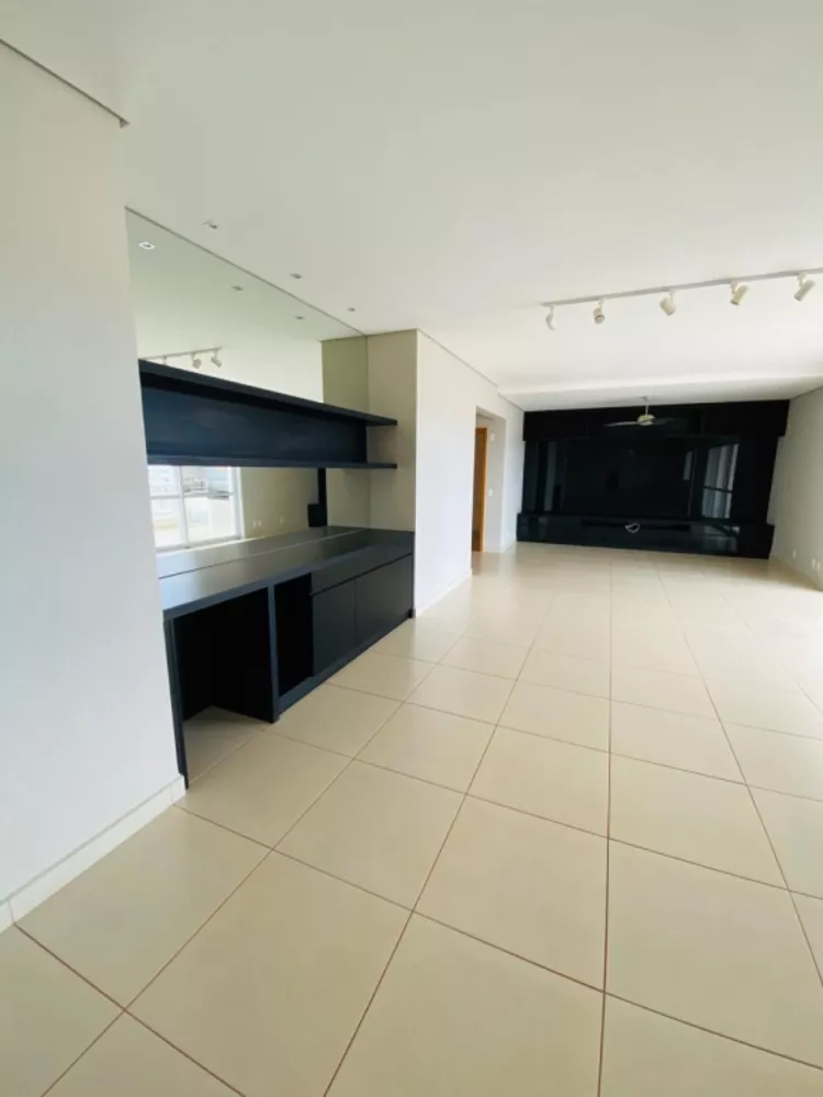 Apartamento à venda com 3 quartos, 218m² - Foto 7