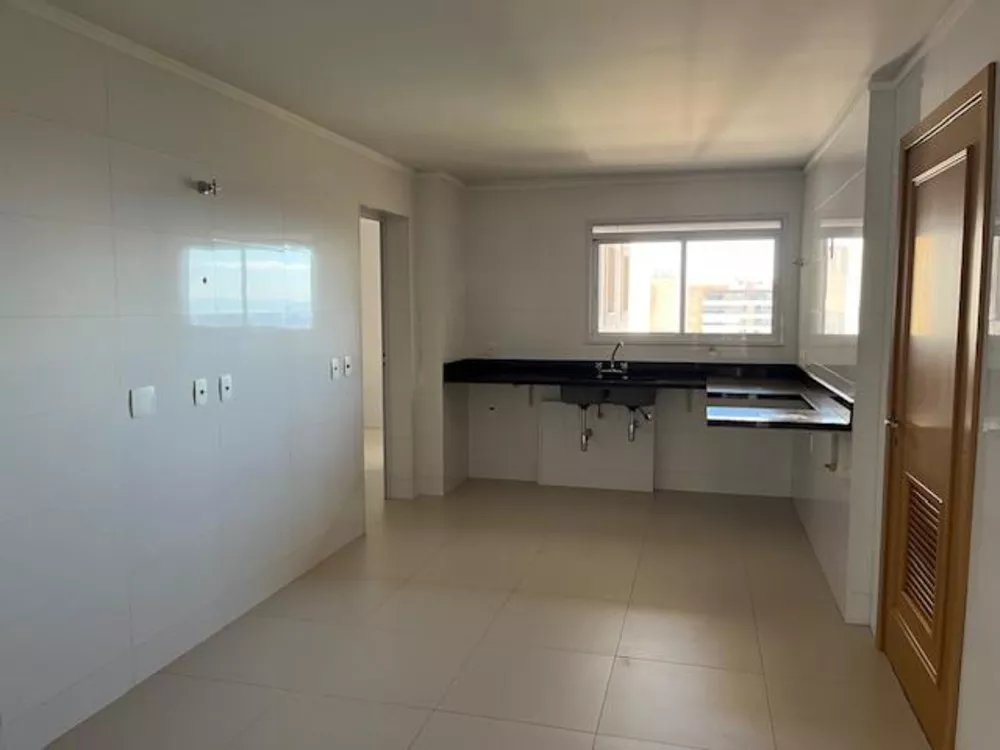 Apartamento à venda com 3 quartos, 295m² - Foto 4