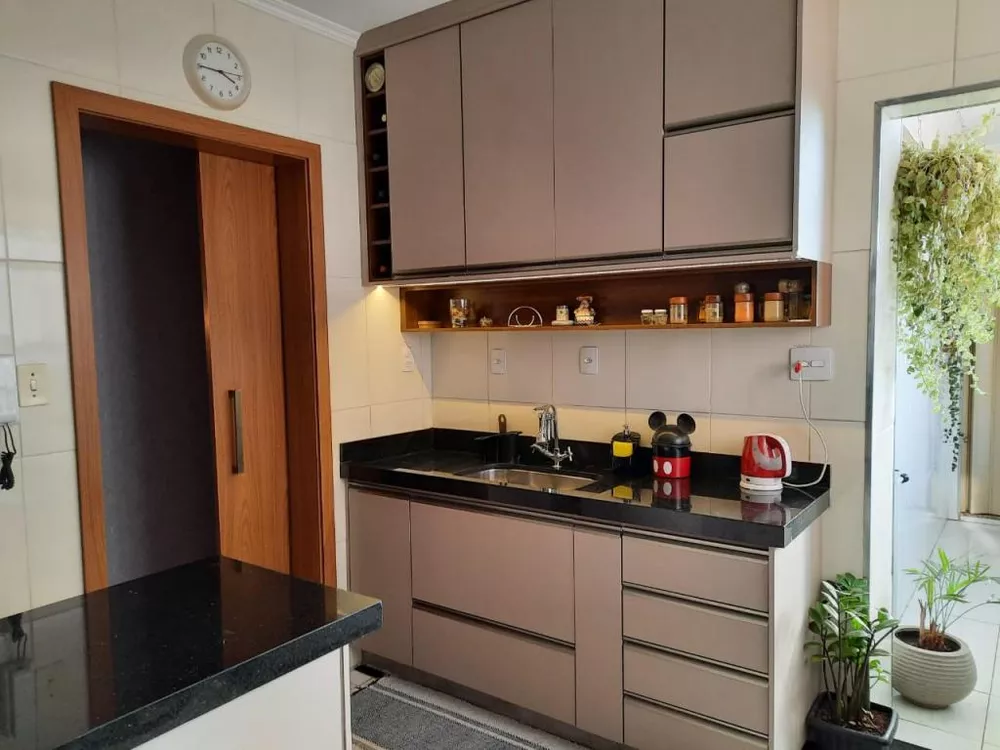 Apartamento à venda com 3 quartos, 96m² - Foto 4