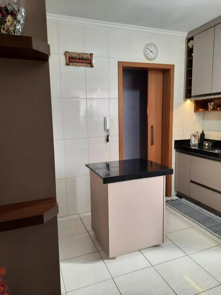 Apartamento à venda com 3 quartos, 96m² - Foto 3