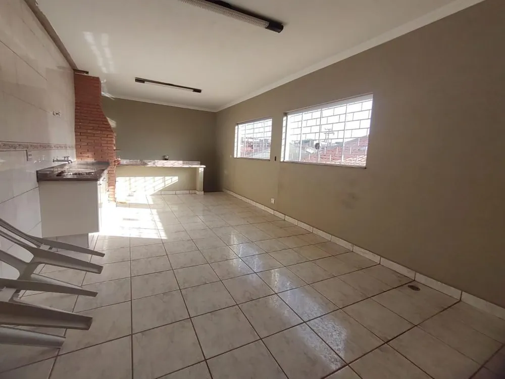 Casa, 3 quartos, 238 m² - Foto 2