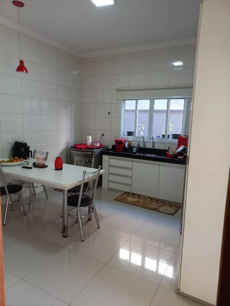 Casa de Condomínio à venda com 3 quartos, 200m² - Foto 5