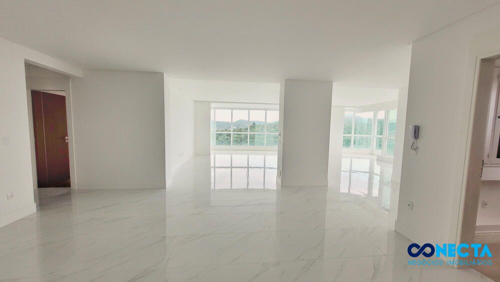 Apartamento à venda com 3 quartos, 187m² - Foto 4