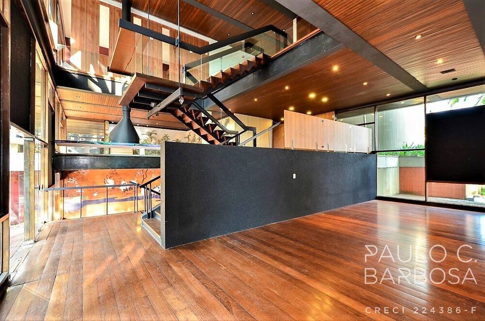 Casa à venda com 4 quartos, 1245m² - Foto 1