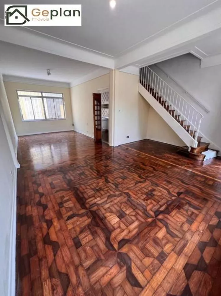 Casa para alugar com 3 quartos, 160m² - Foto 1