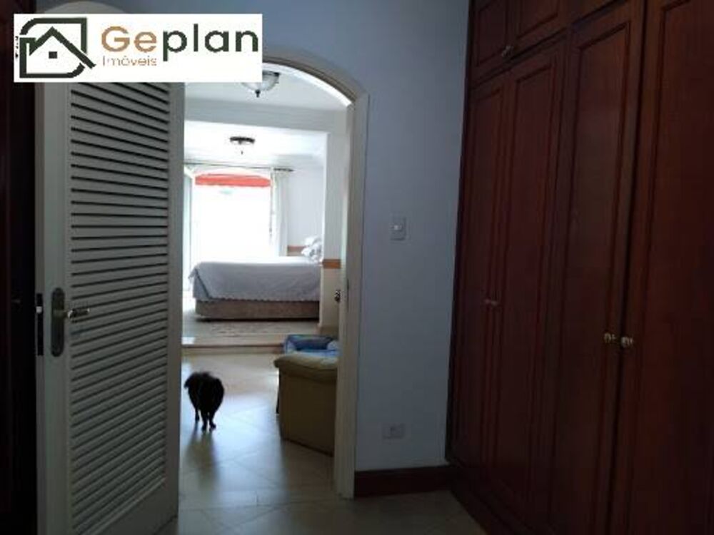 Casa à venda com 4 quartos, 500m² - Foto 1