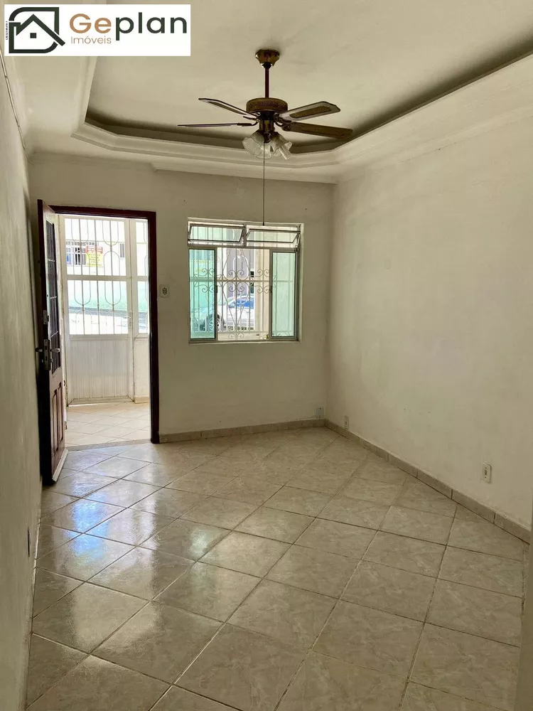 Casa à venda com 4 quartos, 204m² - Foto 1