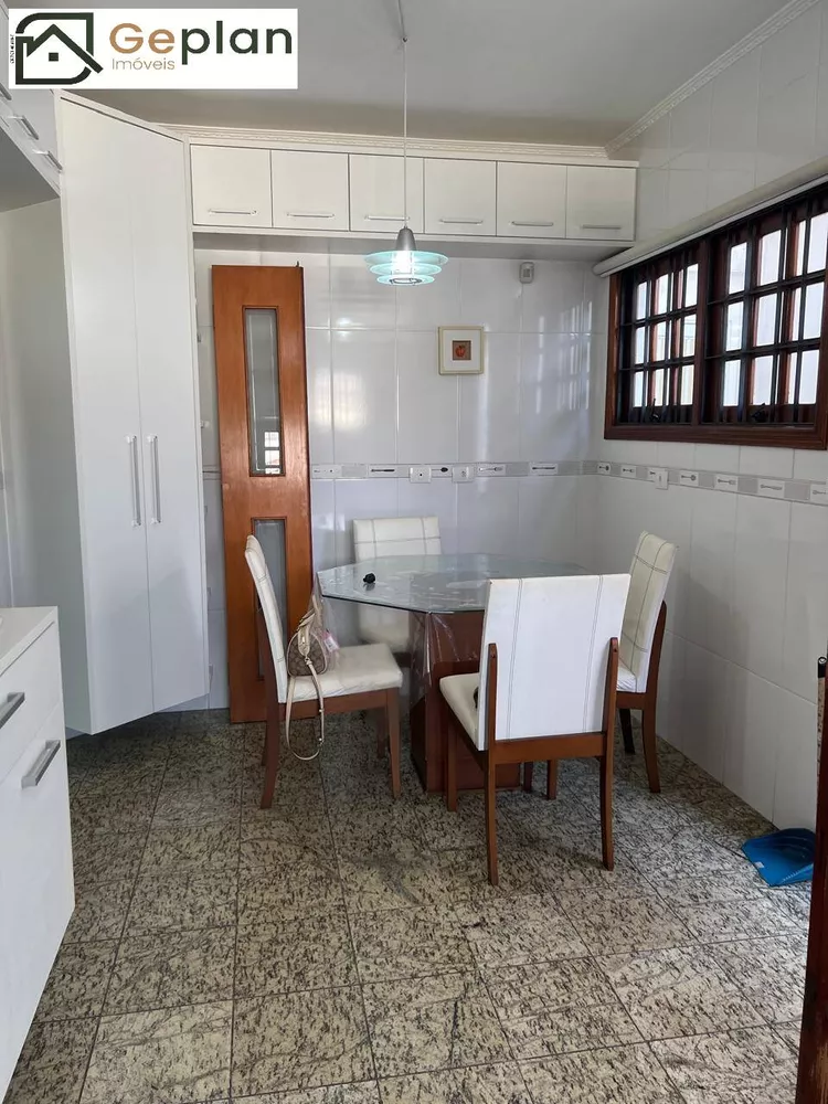 Casa à venda e aluguel com 4 quartos, 450m² - Foto 4