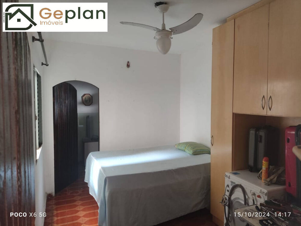 Casa à venda e aluguel com 7 quartos, 140m² - Foto 2