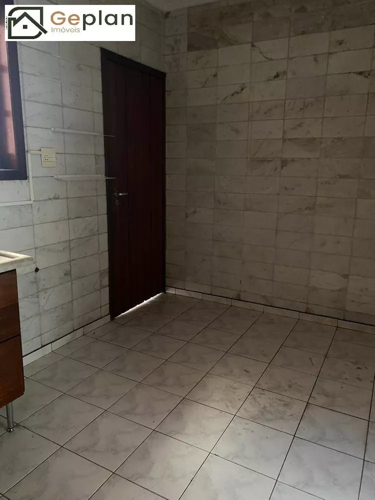 Casa para alugar com 2 quartos, 120m² - Foto 4