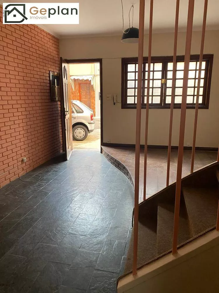 Casa para alugar com 2 quartos, 120m² - Foto 2