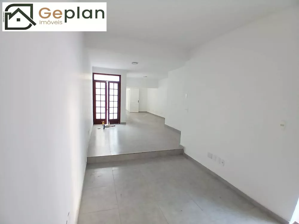 Casa à venda e aluguel com 2 quartos, 110m² - Foto 1