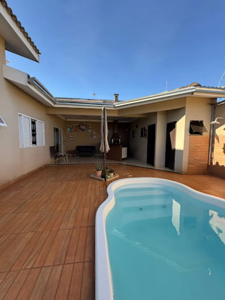 Casa, 3 quartos, 182 m² - Foto 2