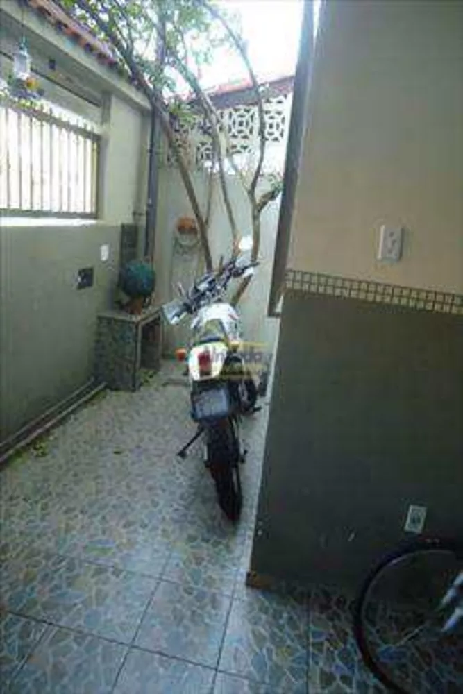 Sobrado à venda com 3 quartos, 120m² - Foto 2